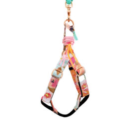 Harnais coloré pour chien – motif fleuri & finitions rose gold Harnais coloré pour chien – motif fleuri & finitions rose gold